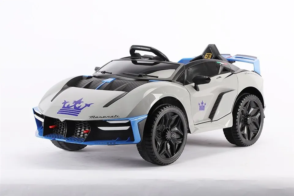 Automašīnas rotaļlieta, ar kuru braukt