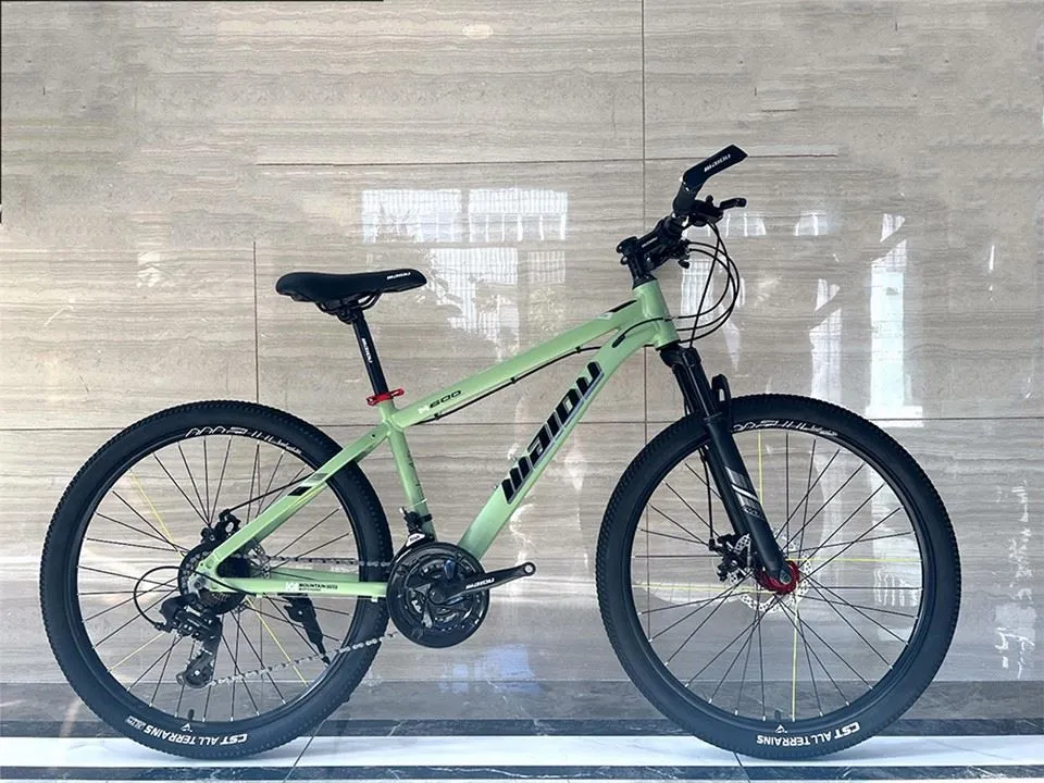 Kalnu velosipēds ar alumīnija rāmi
